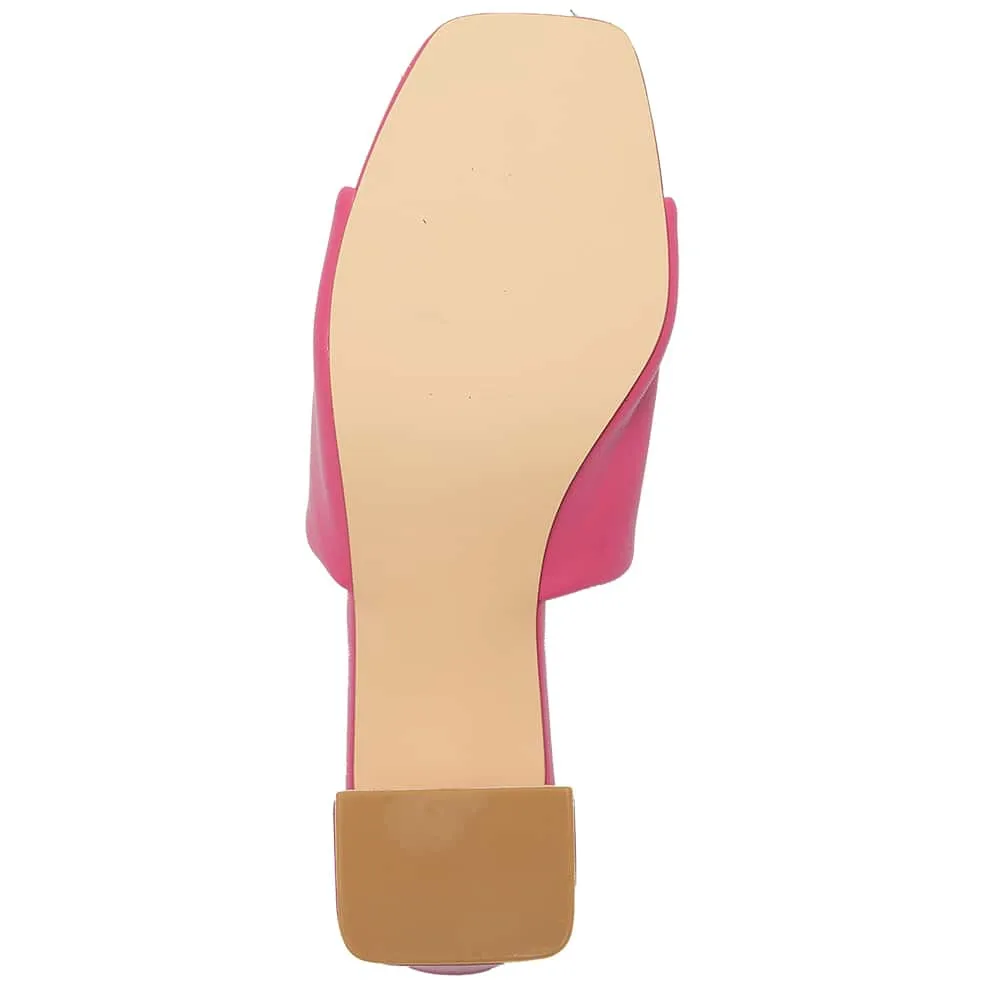 Geri Heel in Pink Smooth